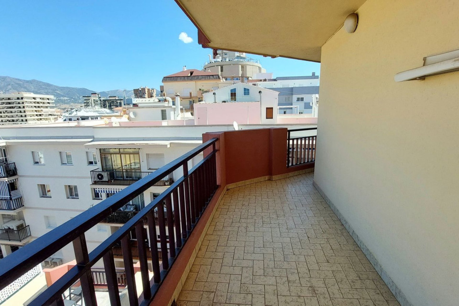 Resale - Apartment - Middle Floor Apartment - Fuengirola - Fuengirola Centro