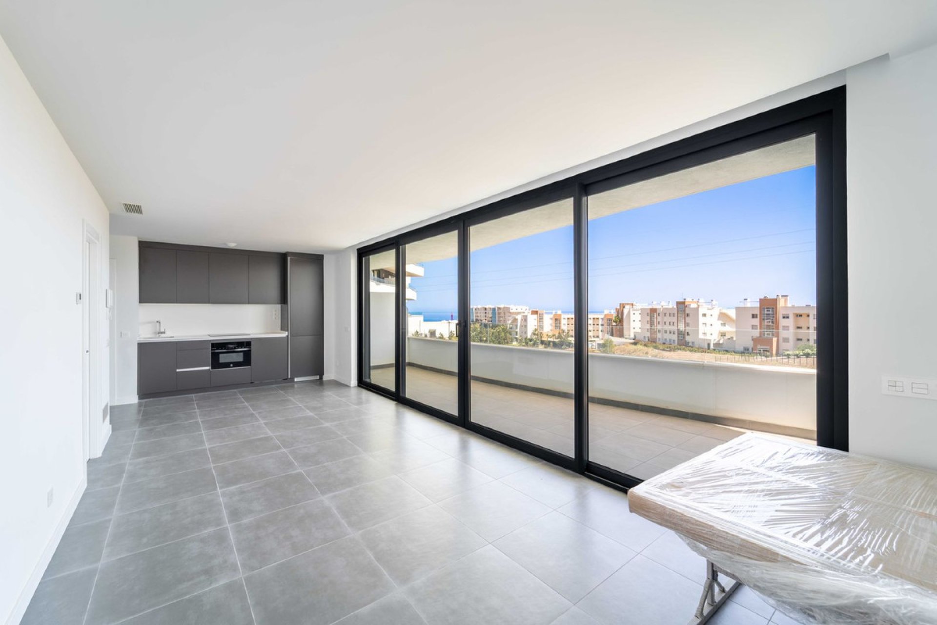 Resale - Apartment - Middle Floor Apartment - Fuengirola - Fuengirola Centro
