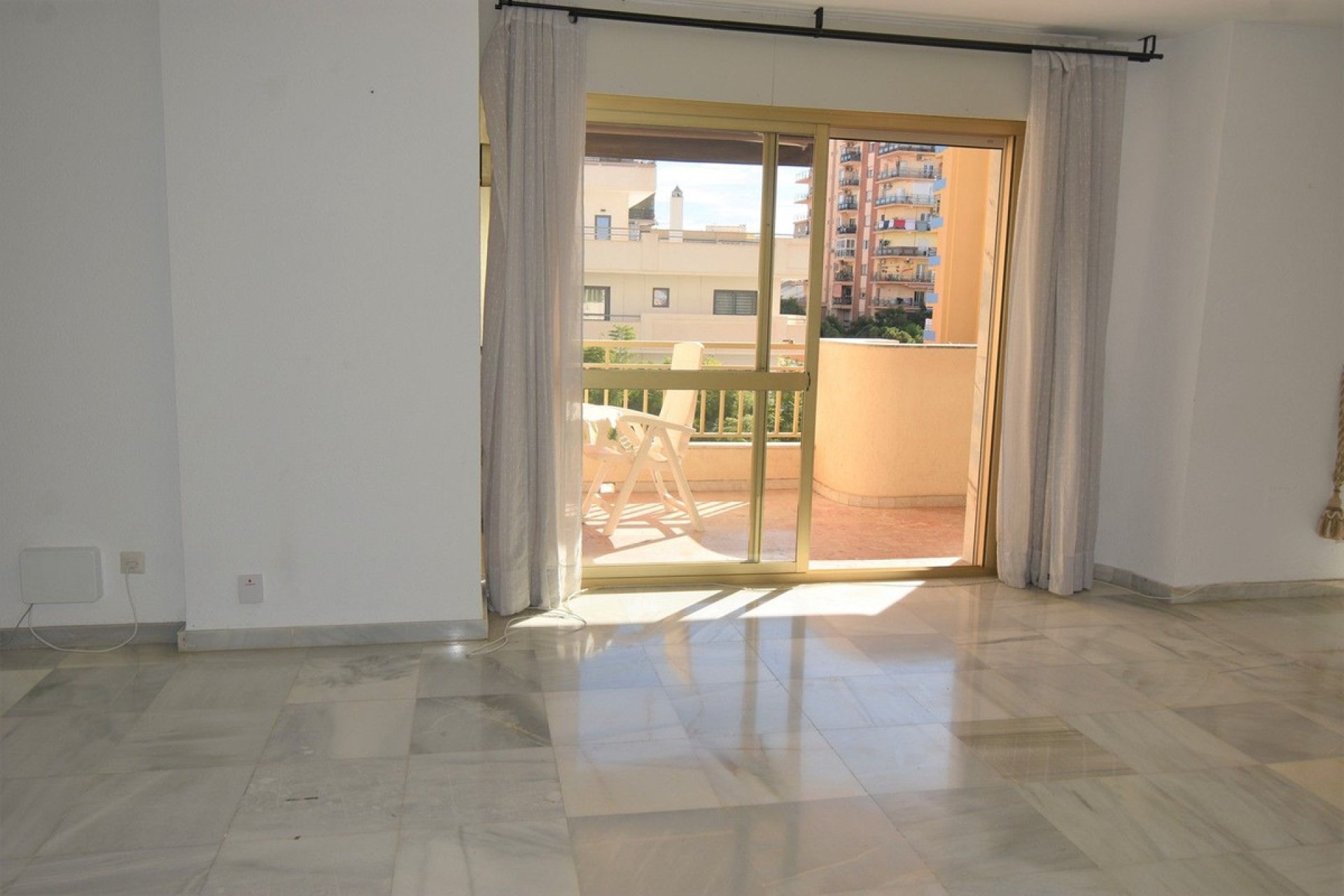 Resale - Apartment - Middle Floor Apartment - Fuengirola - Fuengirola Centro