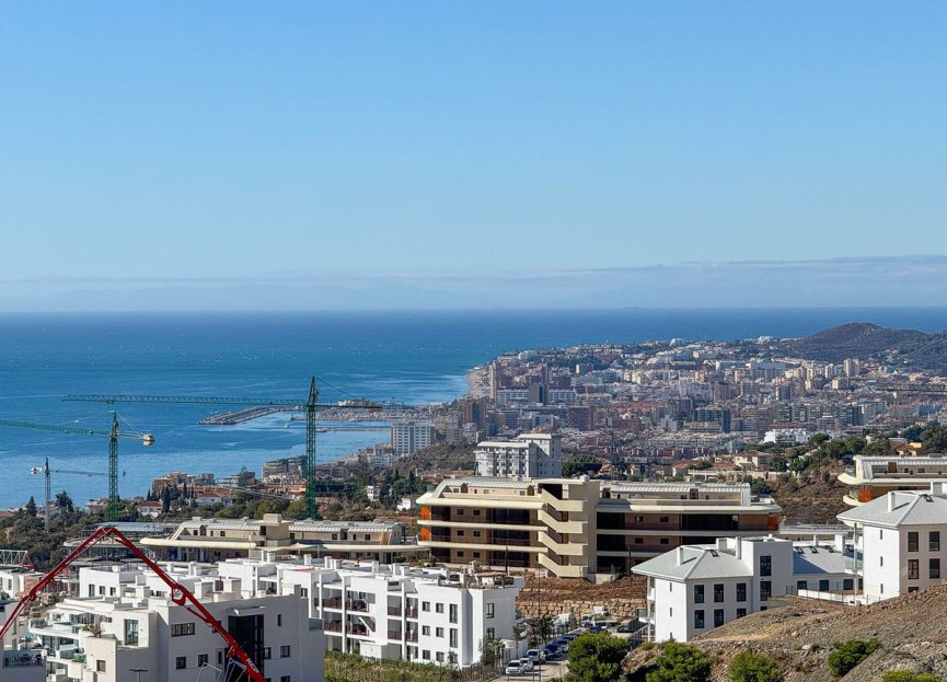 Resale - Apartment - Middle Floor Apartment - Fuengirola - Higueron