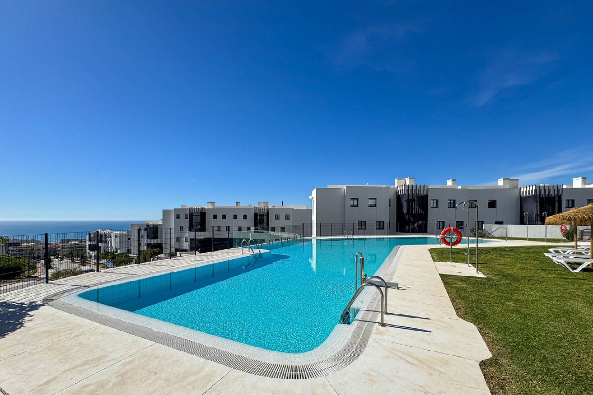 Resale - Apartment - Middle Floor Apartment - Fuengirola - Higueron