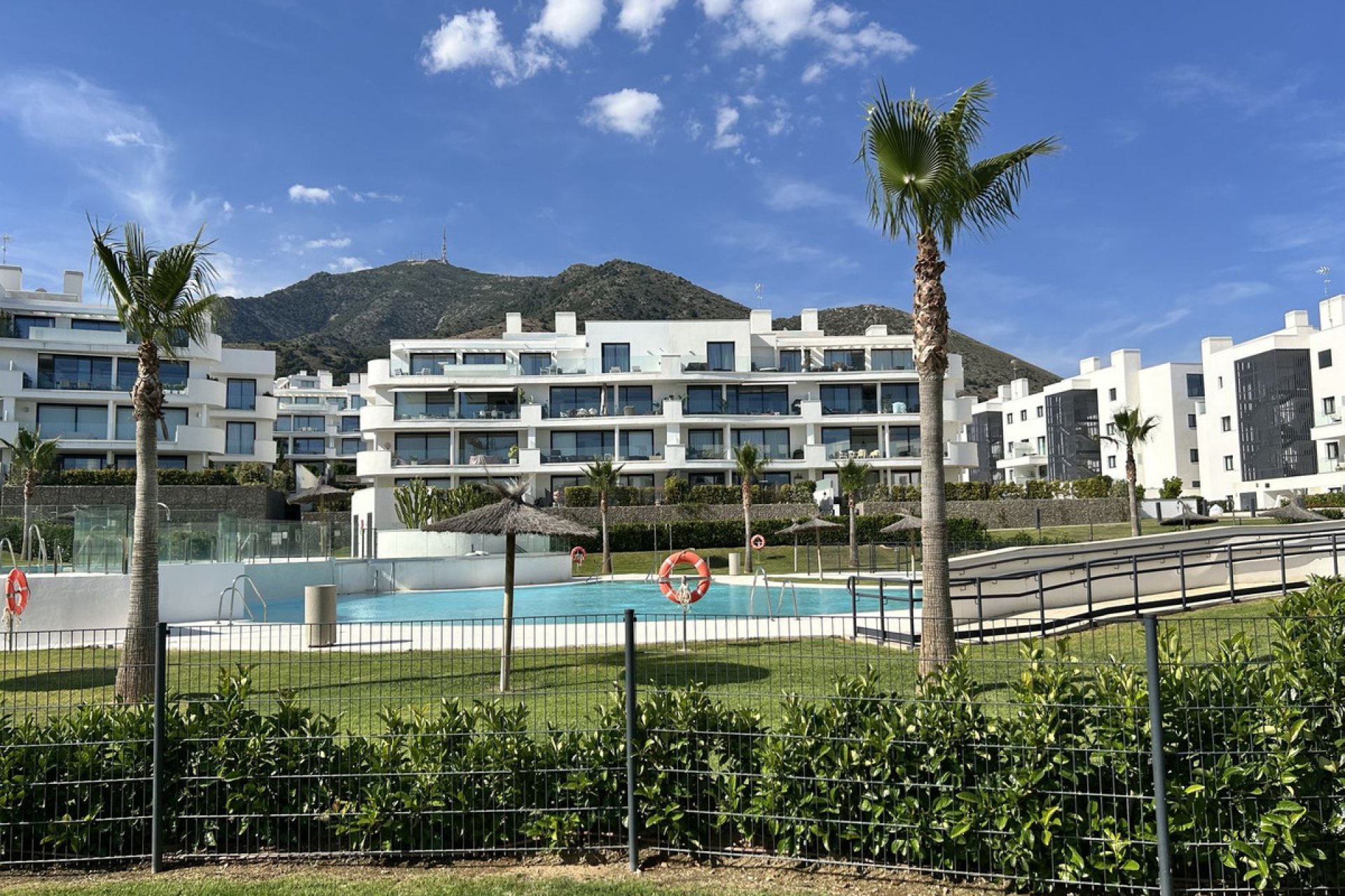 Resale - Apartment - Middle Floor Apartment - Fuengirola - Higueron