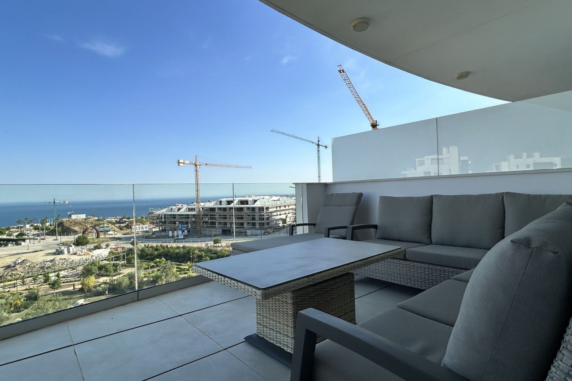 Resale - Apartment - Middle Floor Apartment - Fuengirola - Higueron