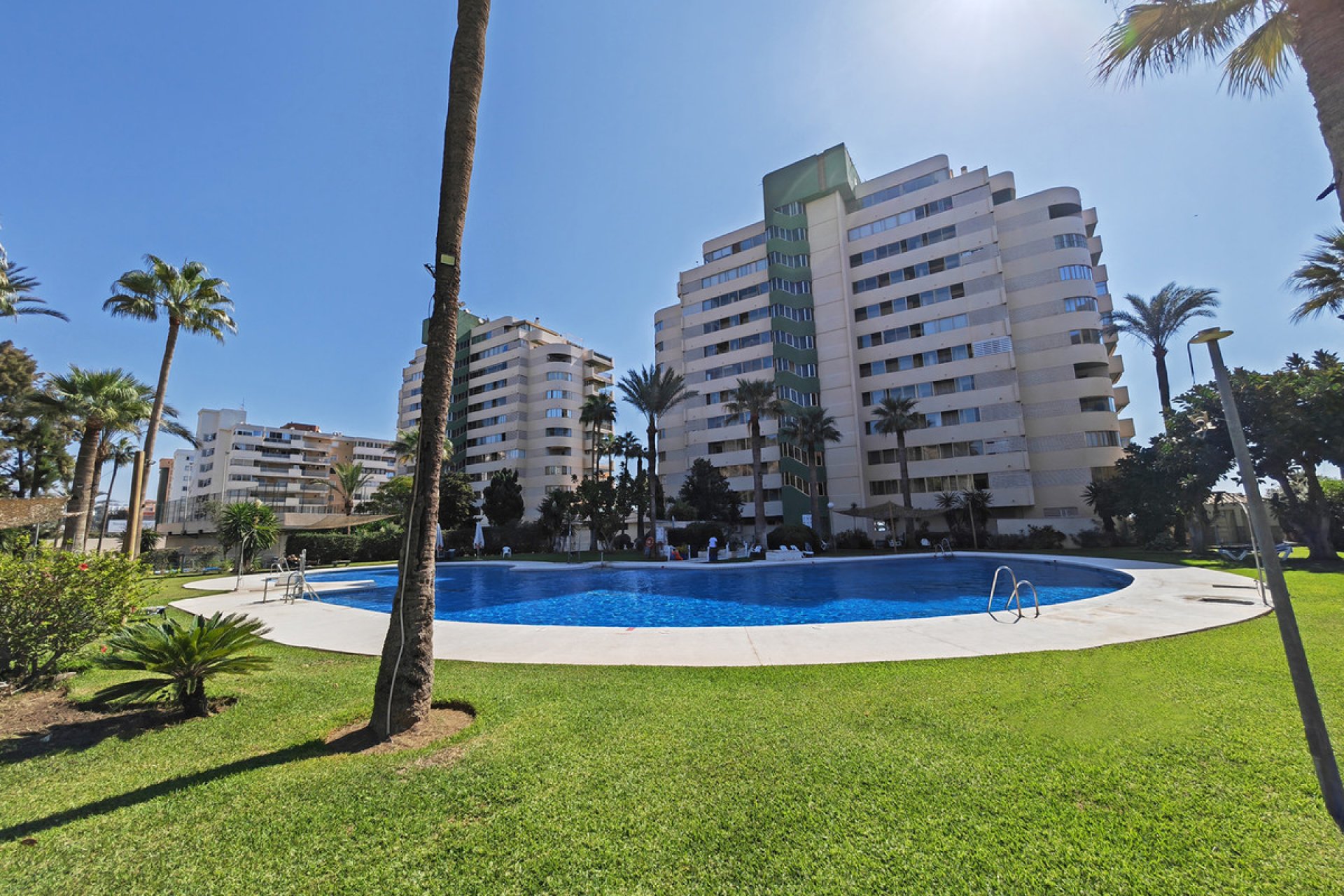 Resale - Apartment - Middle Floor Apartment - Fuengirola - Los Boliches