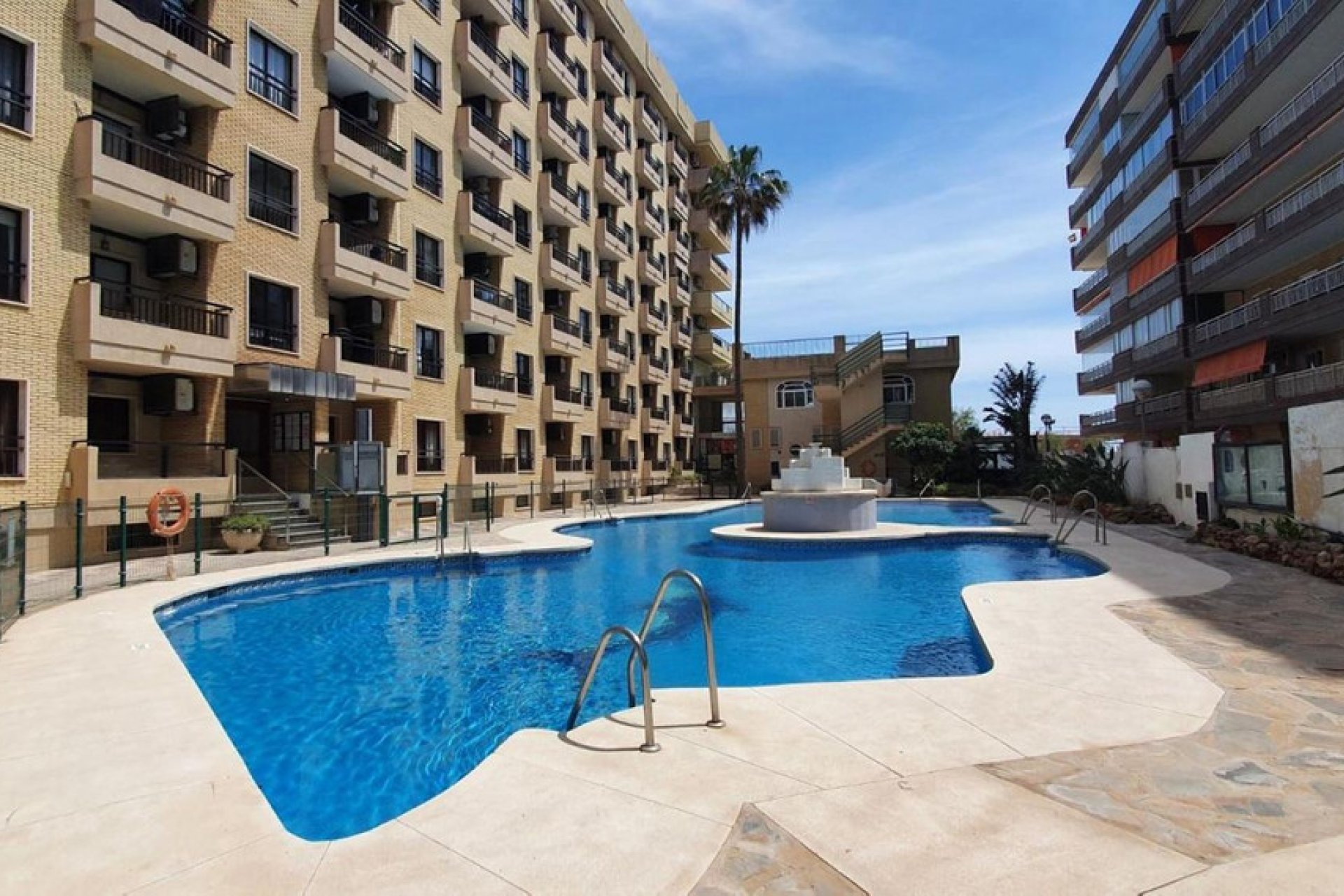 Resale - Apartment - Middle Floor Apartment - Fuengirola - Los Boliches