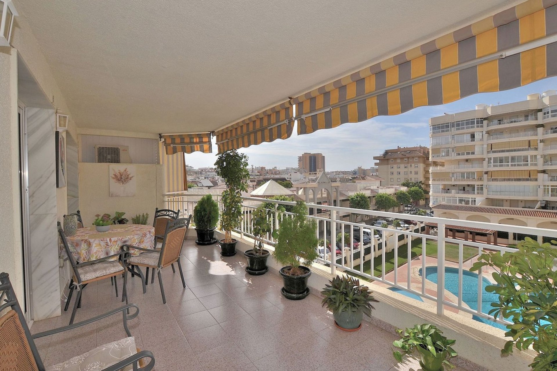 Resale - Apartment - Middle Floor Apartment - Fuengirola - Los Boliches