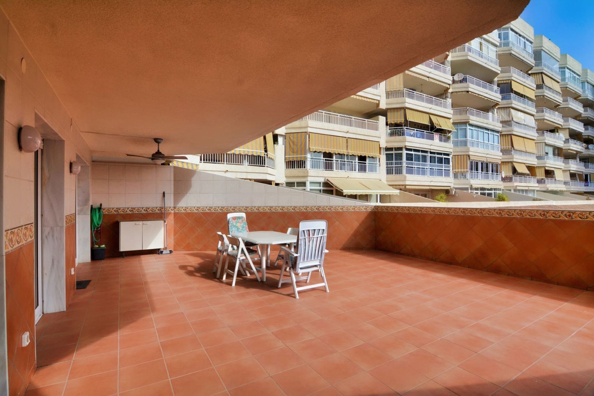 Resale - Apartment - Middle Floor Apartment - Fuengirola - Los Boliches