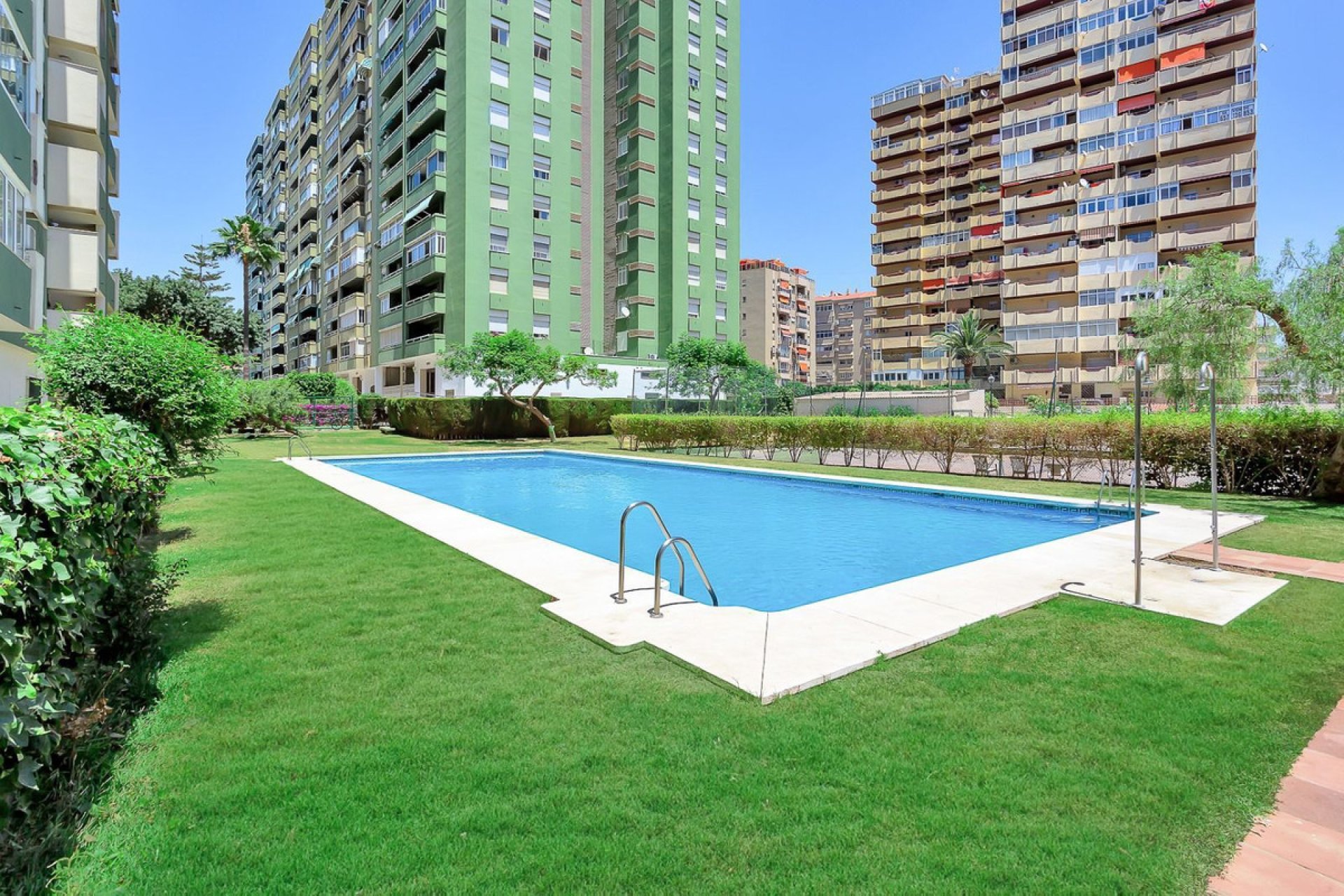 Resale - Apartment - Middle Floor Apartment - Fuengirola - Los Boliches