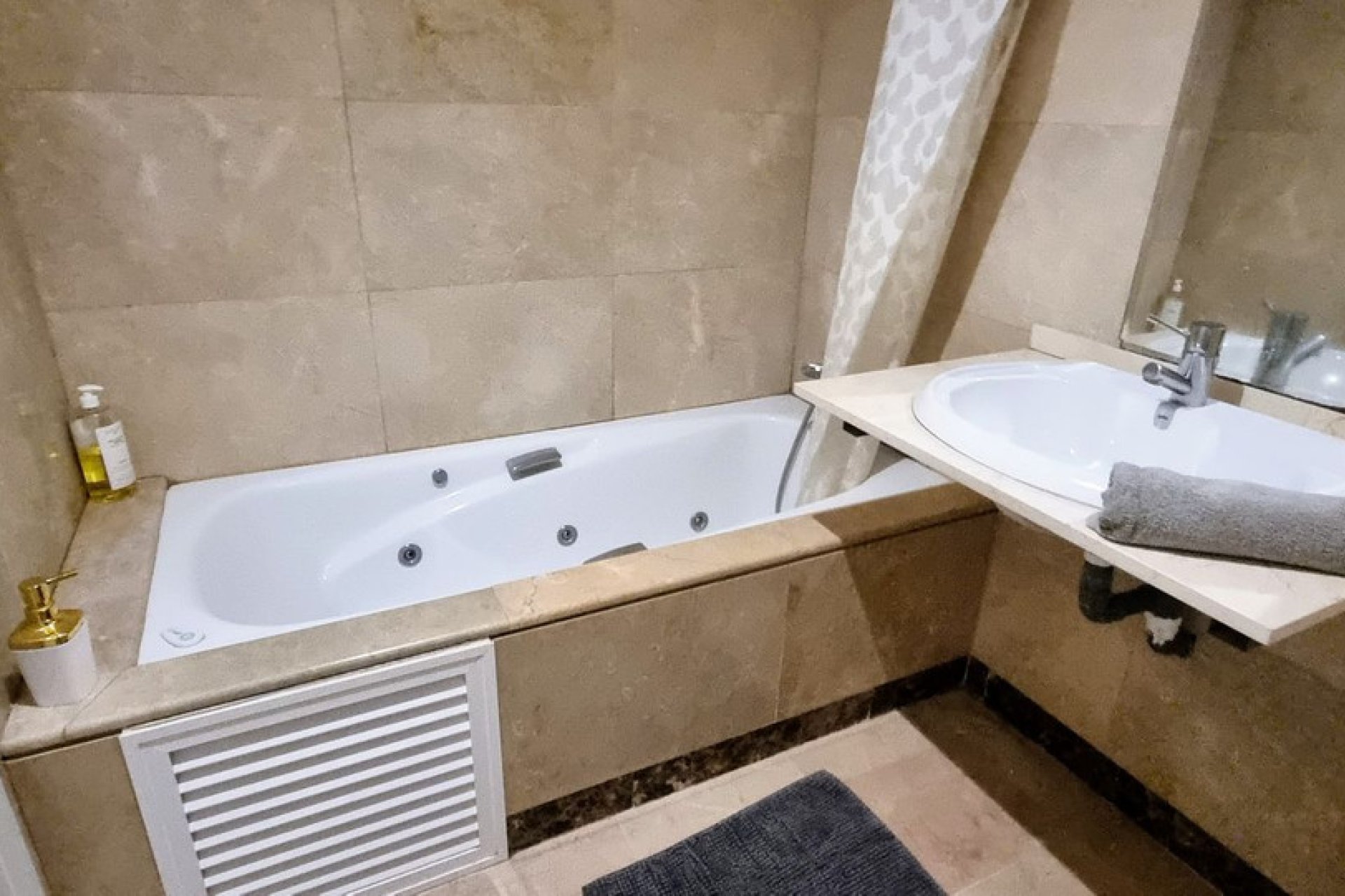 Resale - Apartment - Middle Floor Apartment - Manilva - La Duquesa