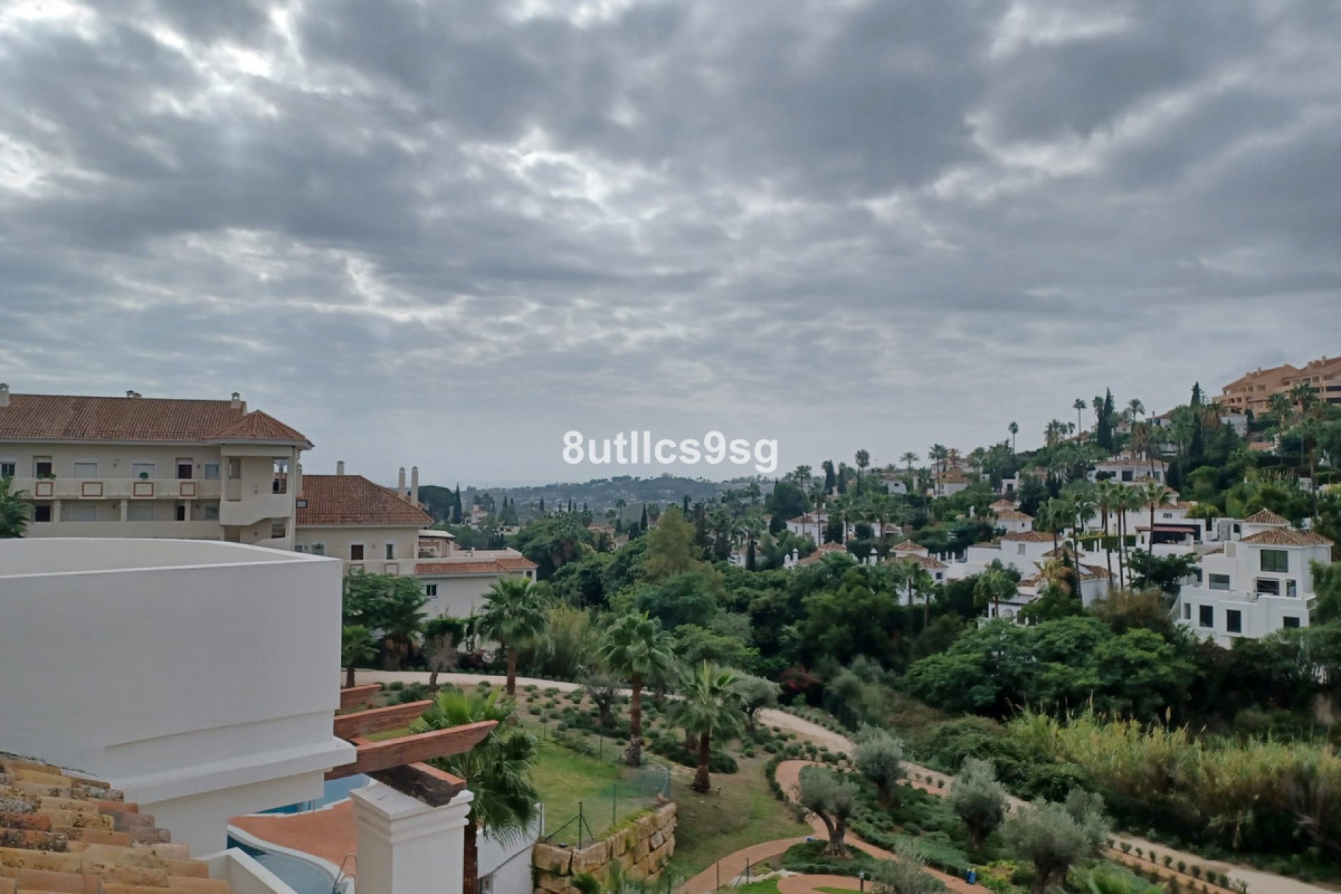 Resale - Apartment - Middle Floor Apartment - Marbella - Aloha