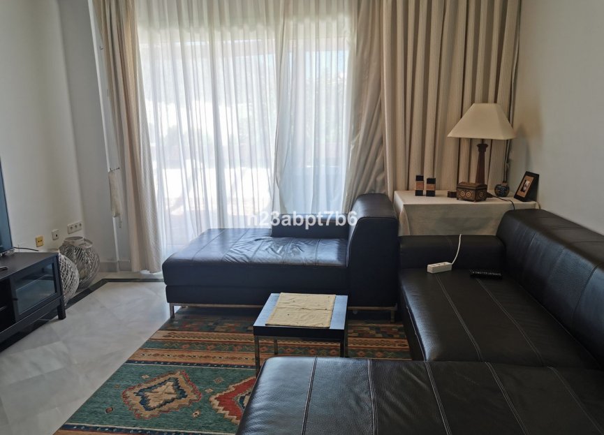 Resale - Apartment - Middle Floor Apartment - Marbella - Aloha