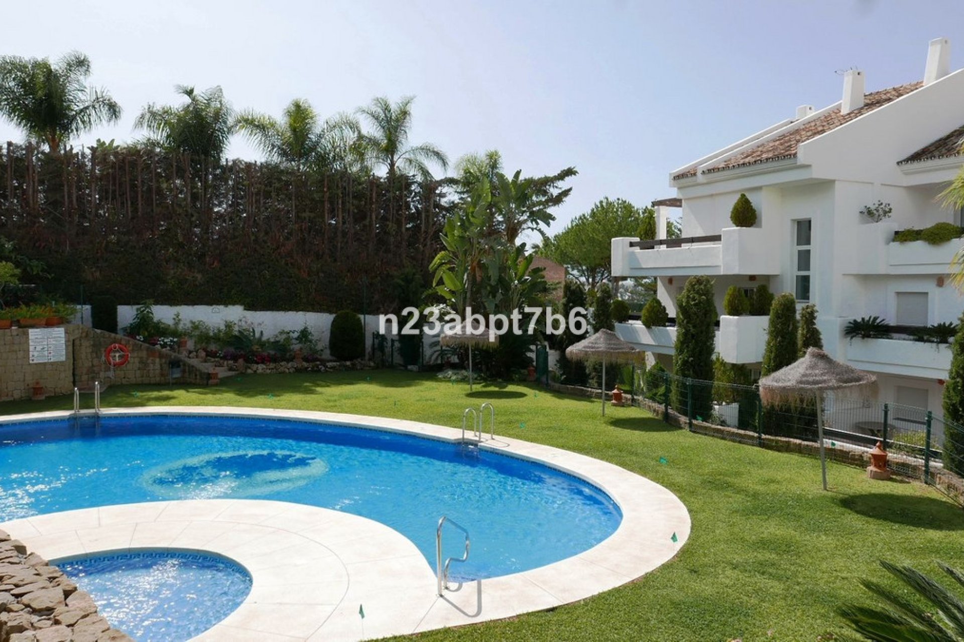 Resale - Apartment - Middle Floor Apartment - Marbella - Aloha