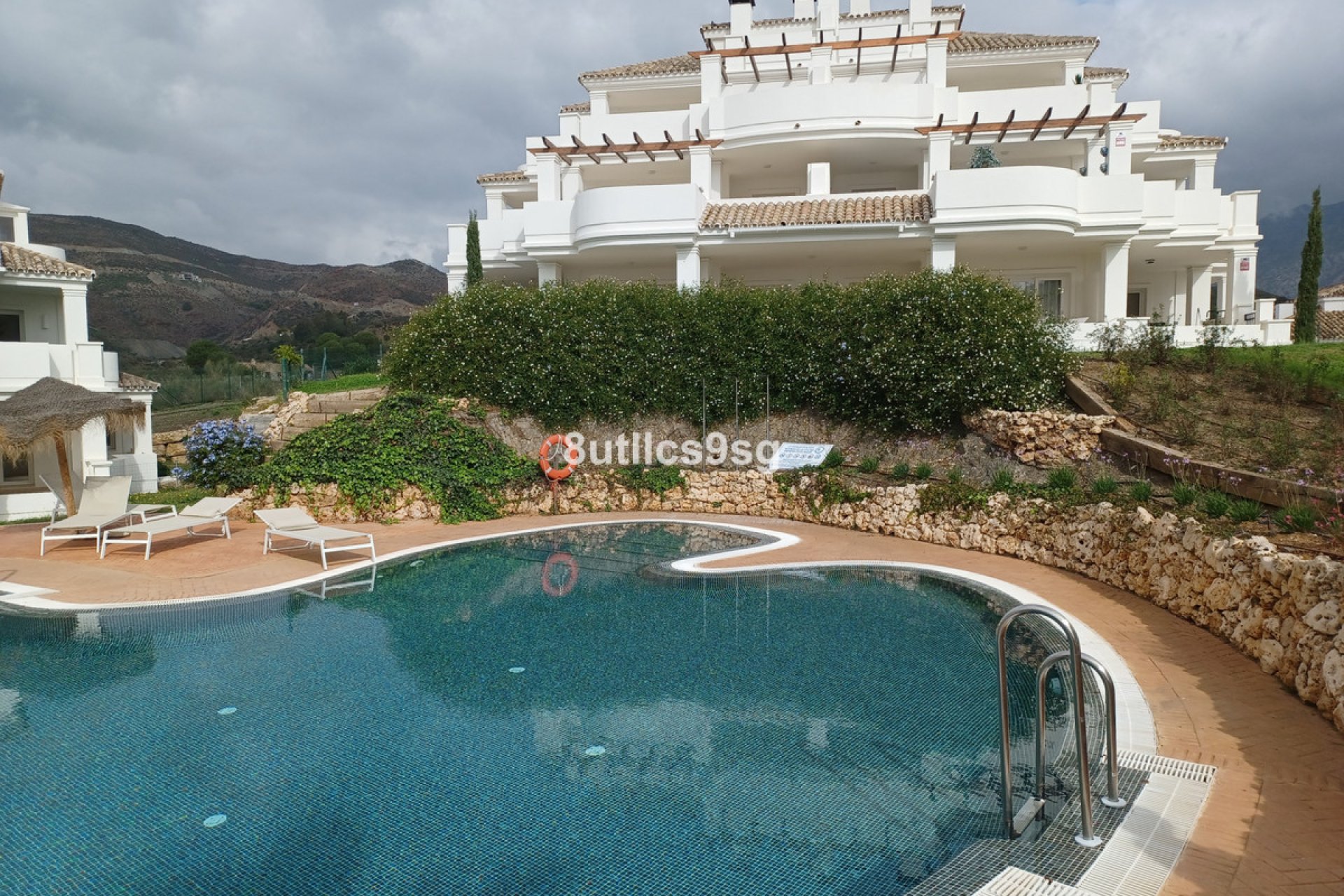 Resale - Apartment - Middle Floor Apartment - Marbella - Aloha