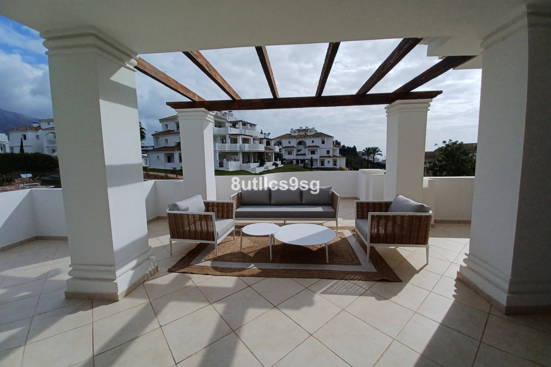 Resale - Apartment - Middle Floor Apartment - Marbella - Aloha