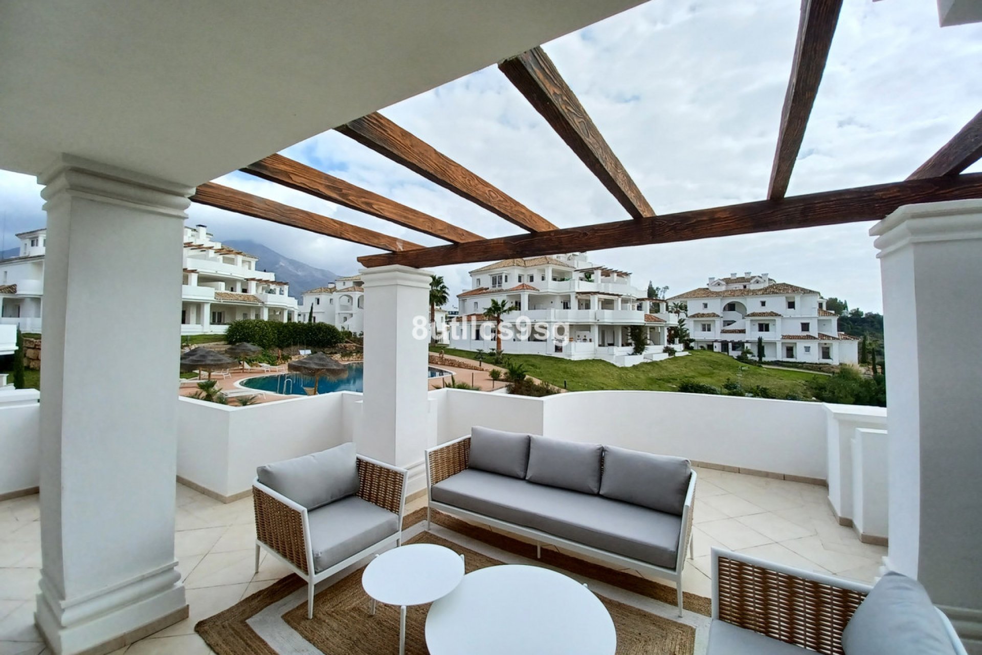 Resale - Apartment - Middle Floor Apartment - Marbella - Aloha