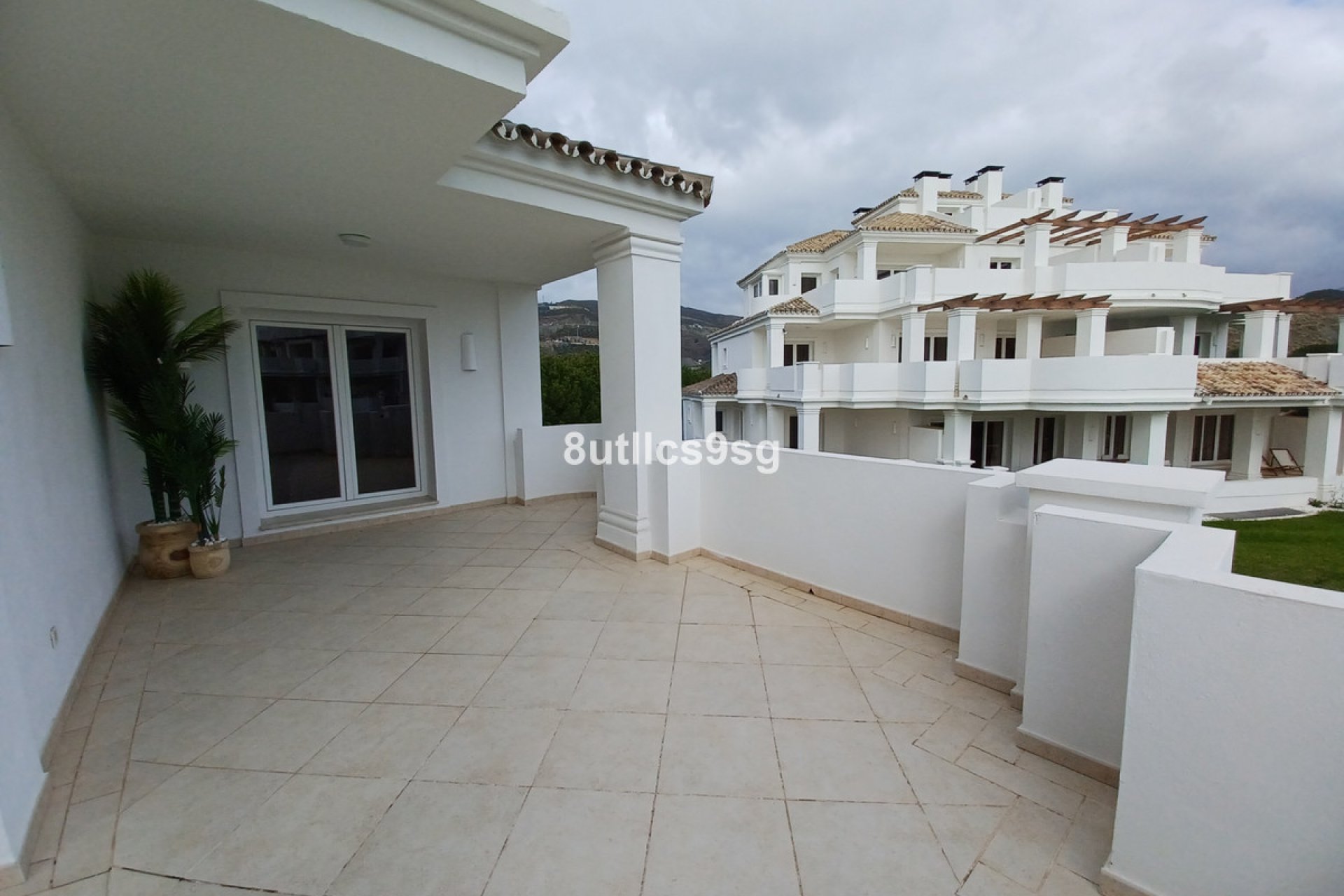 Resale - Apartment - Middle Floor Apartment - Marbella - Aloha