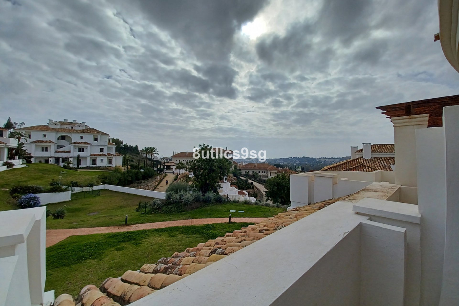 Resale - Apartment - Middle Floor Apartment - Marbella - Aloha