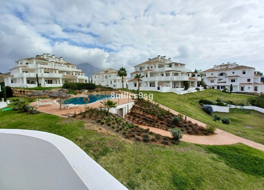 Resale - Apartment - Middle Floor Apartment - Marbella - Aloha