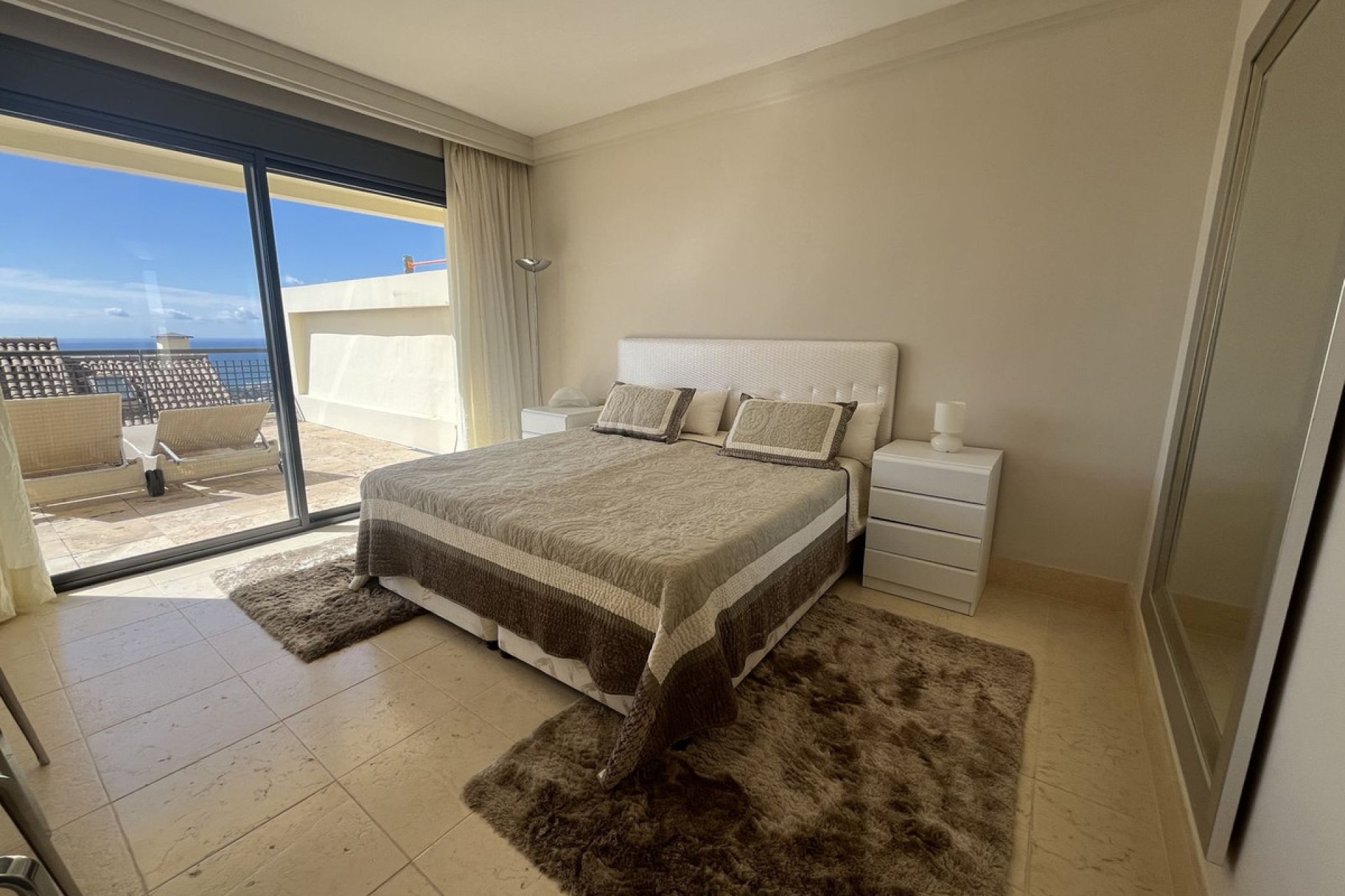 Resale - Apartment - Middle Floor Apartment - Marbella - Altos de los Monteros