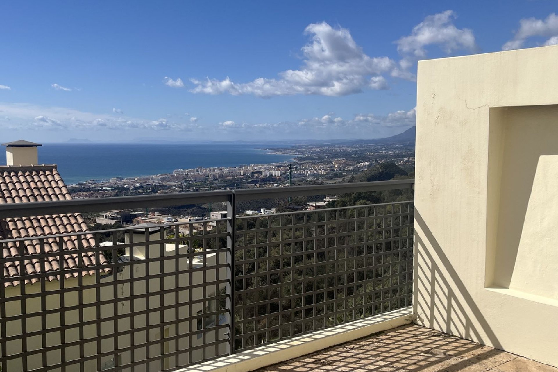 Resale - Apartment - Middle Floor Apartment - Marbella - Altos de los Monteros