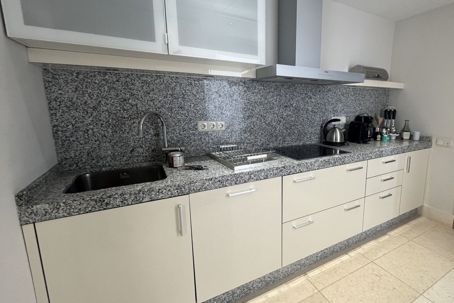 Resale - Apartment - Middle Floor Apartment - Marbella - Altos de los Monteros