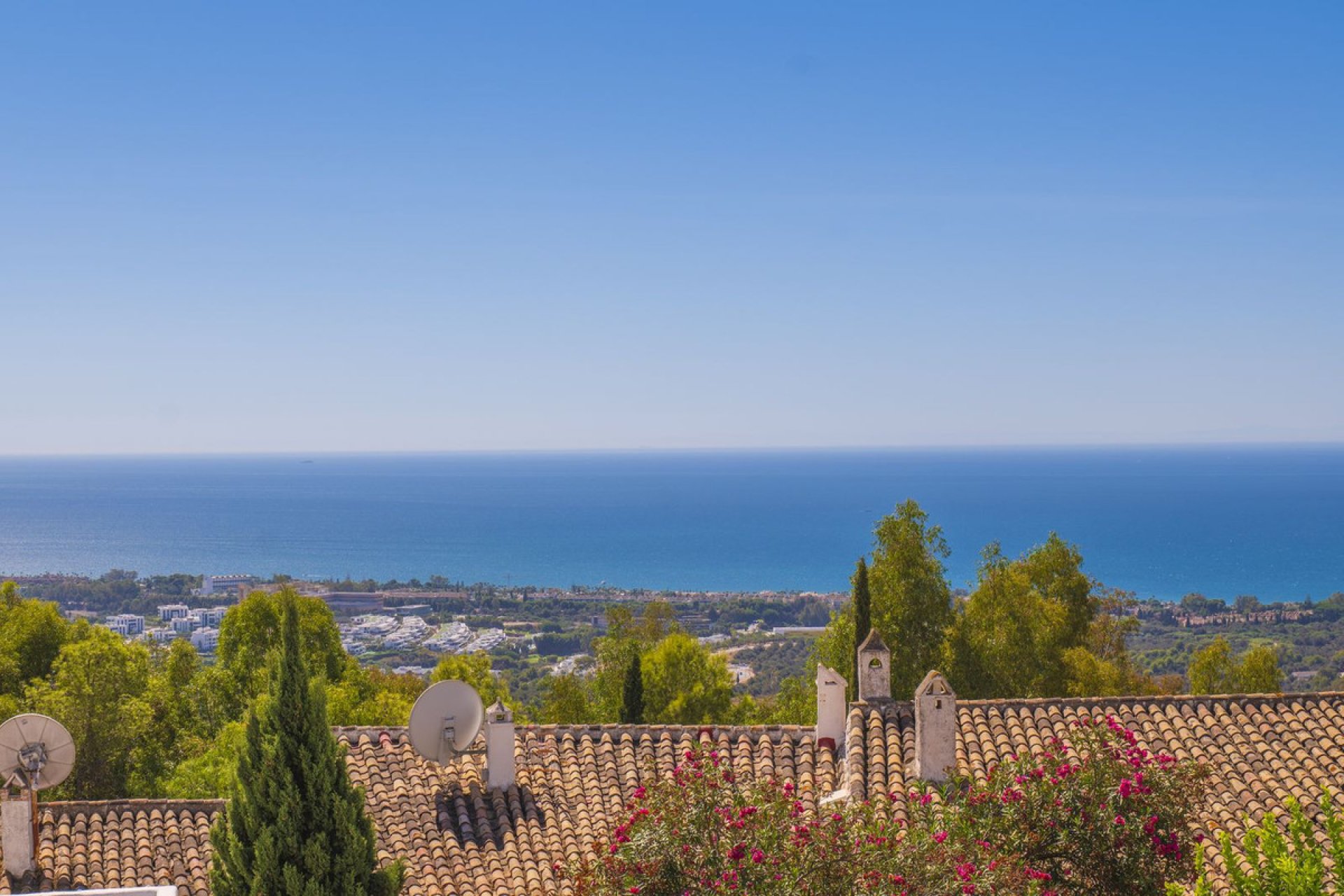 Resale - Apartment - Middle Floor Apartment - Marbella - Altos de los Monteros