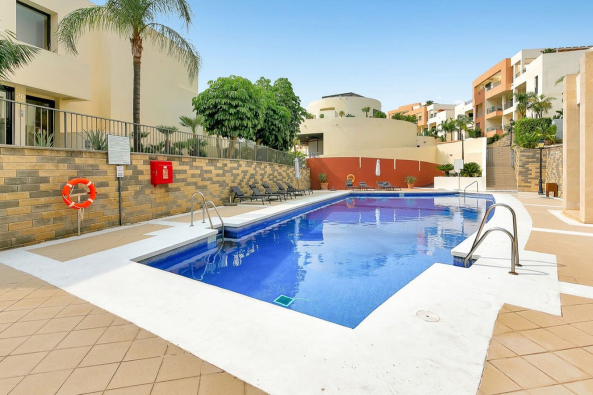 Resale - Apartment - Middle Floor Apartment - Marbella - Altos de los Monteros