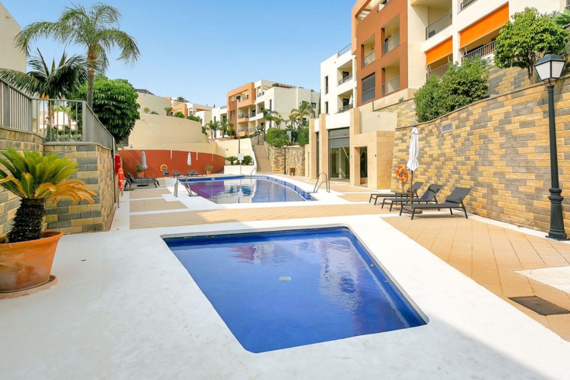 Resale - Apartment - Middle Floor Apartment - Marbella - Altos de los Monteros