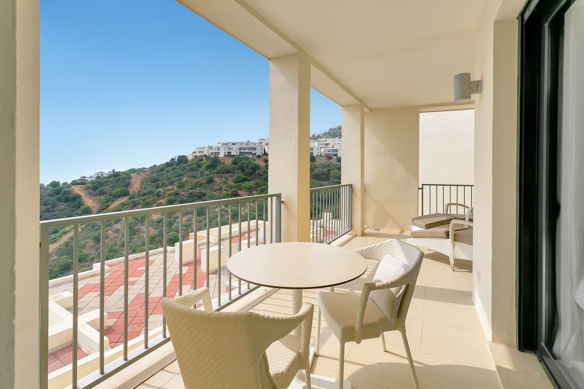 Resale - Apartment - Middle Floor Apartment - Marbella - Altos de los Monteros