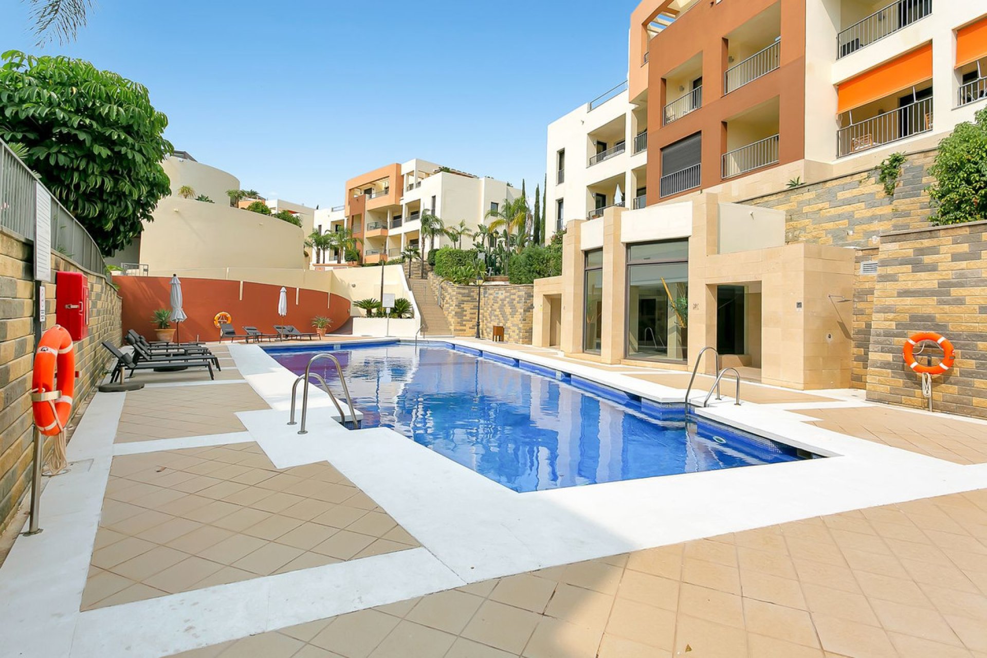 Resale - Apartment - Middle Floor Apartment - Marbella - Altos de los Monteros