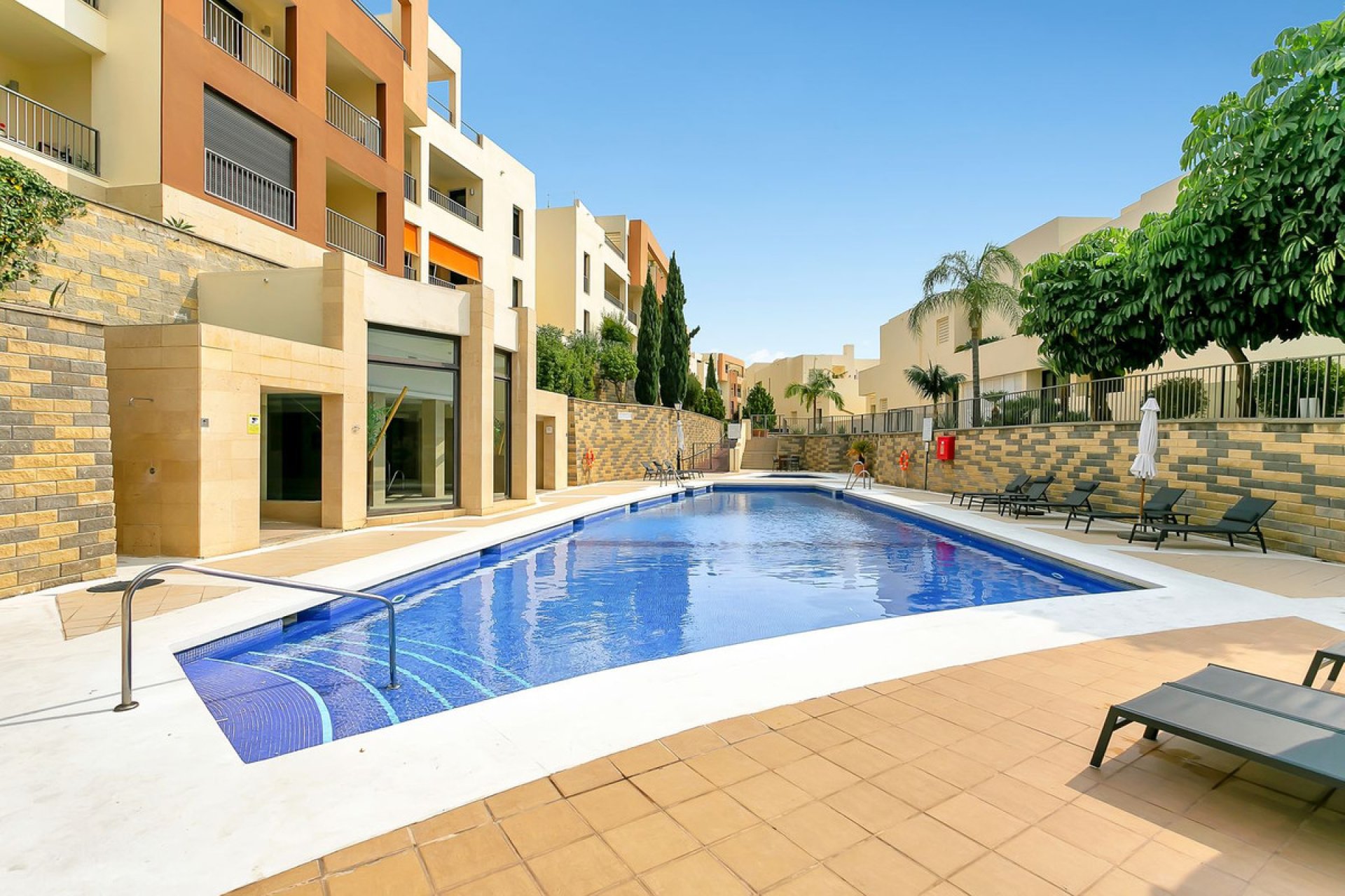 Resale - Apartment - Middle Floor Apartment - Marbella - Altos de los Monteros