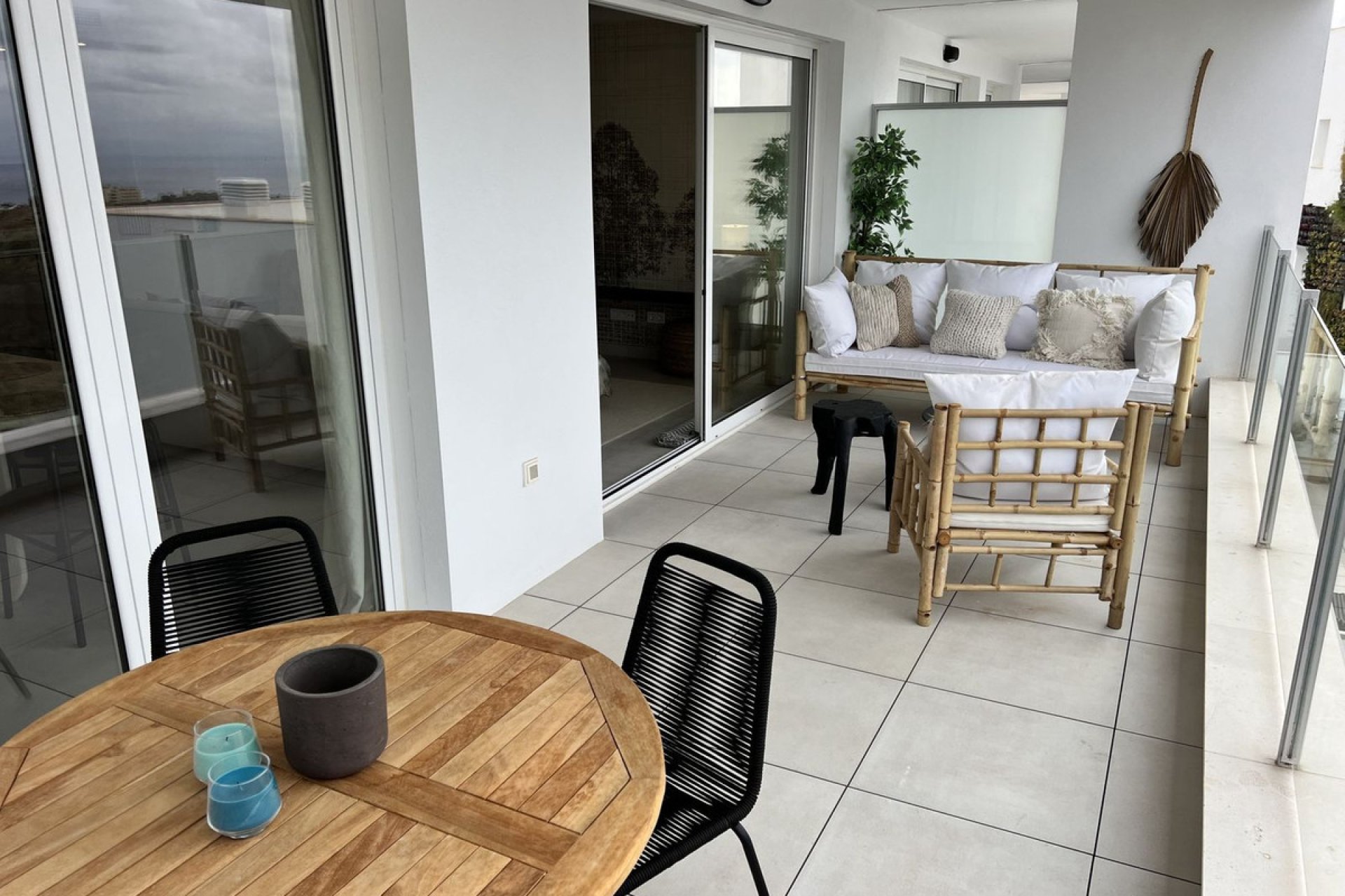 Resale - Apartment - Middle Floor Apartment - Marbella - Altos de los Monteros