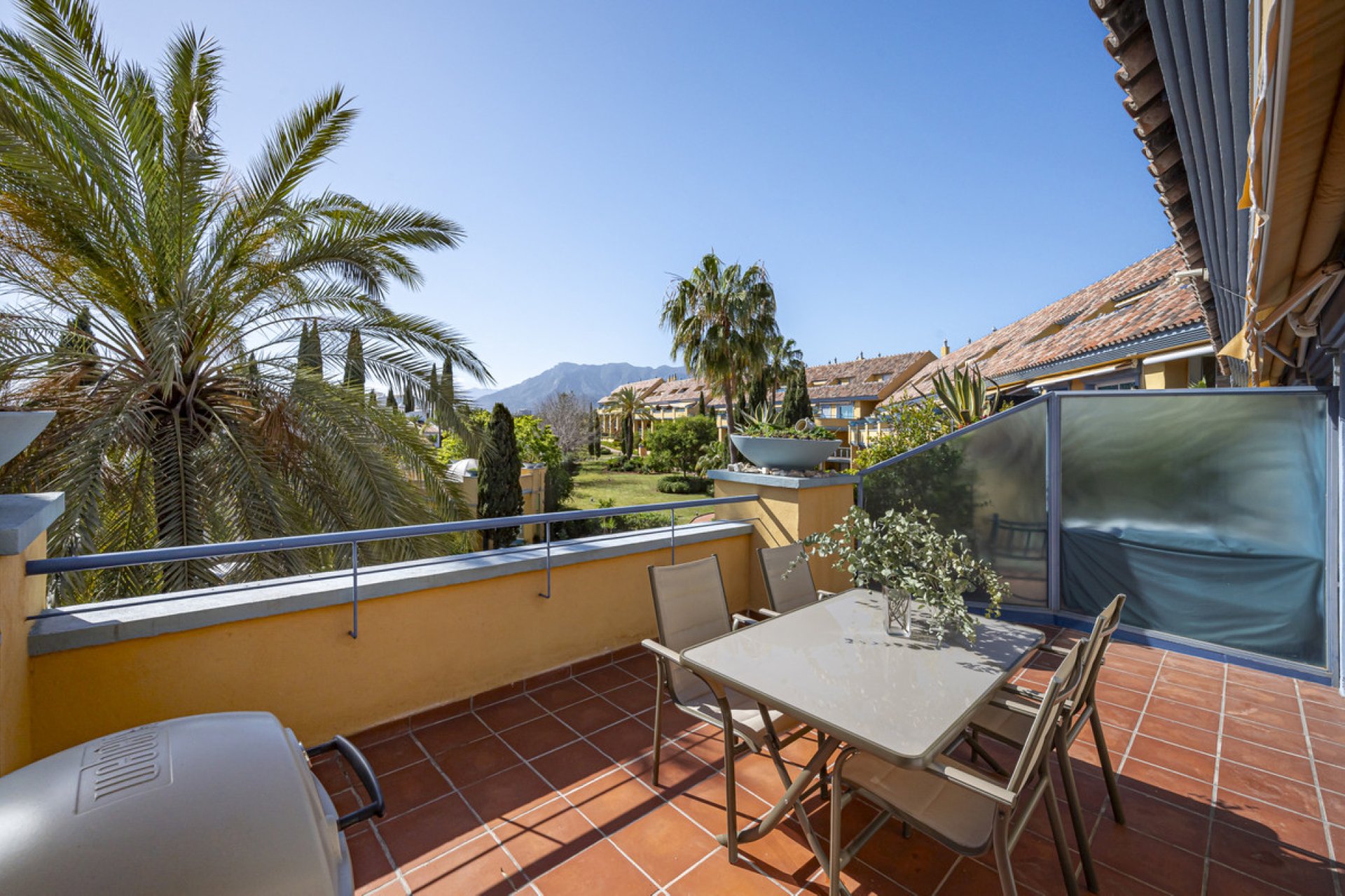 Resale - Apartment - Middle Floor Apartment - Marbella - Bahía de Marbella