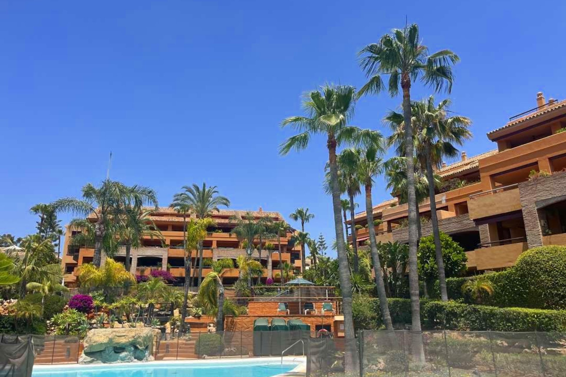 Resale - Apartment - Middle Floor Apartment - Marbella - Bahía de Marbella