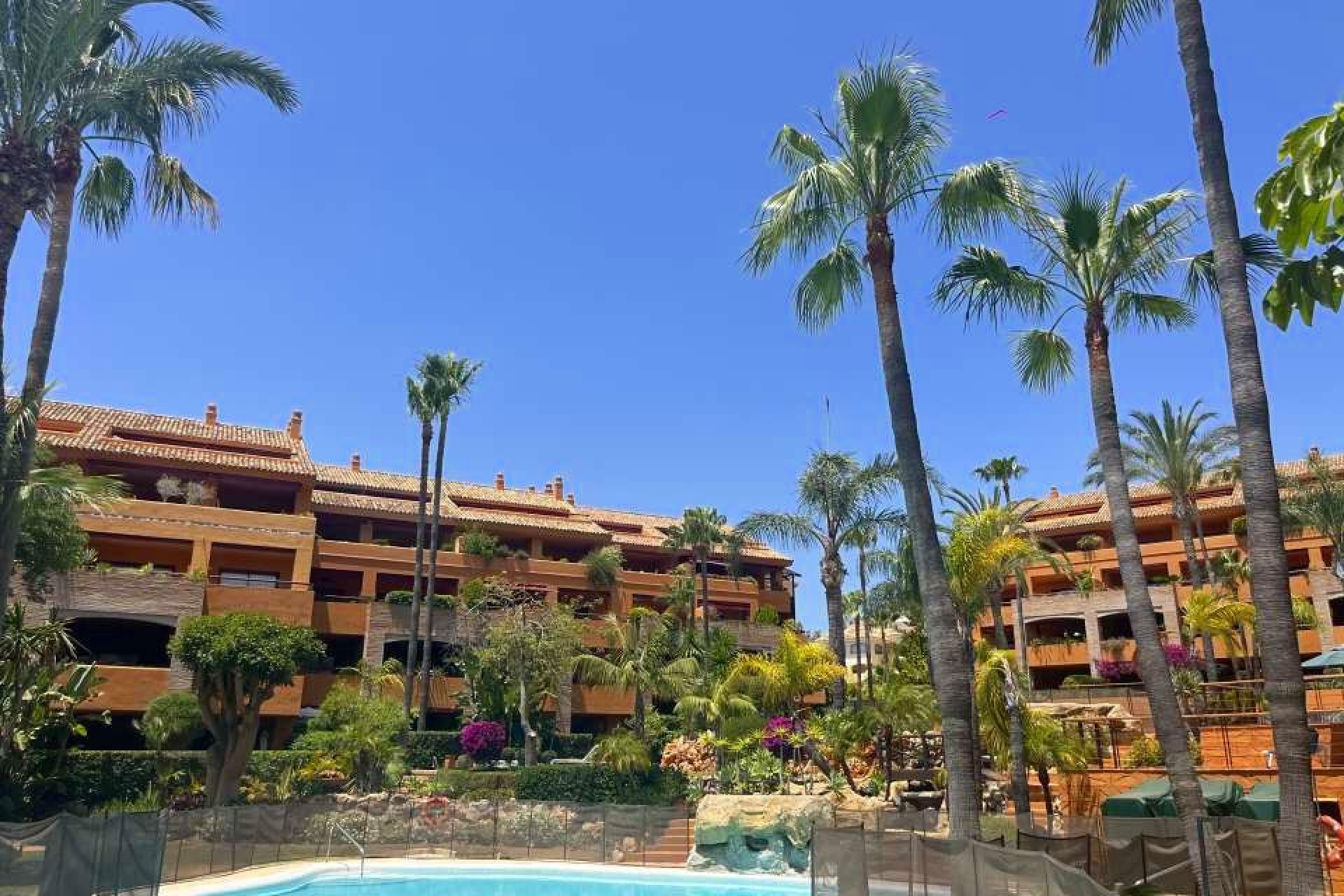 Resale - Apartment - Middle Floor Apartment - Marbella - Bahía de Marbella