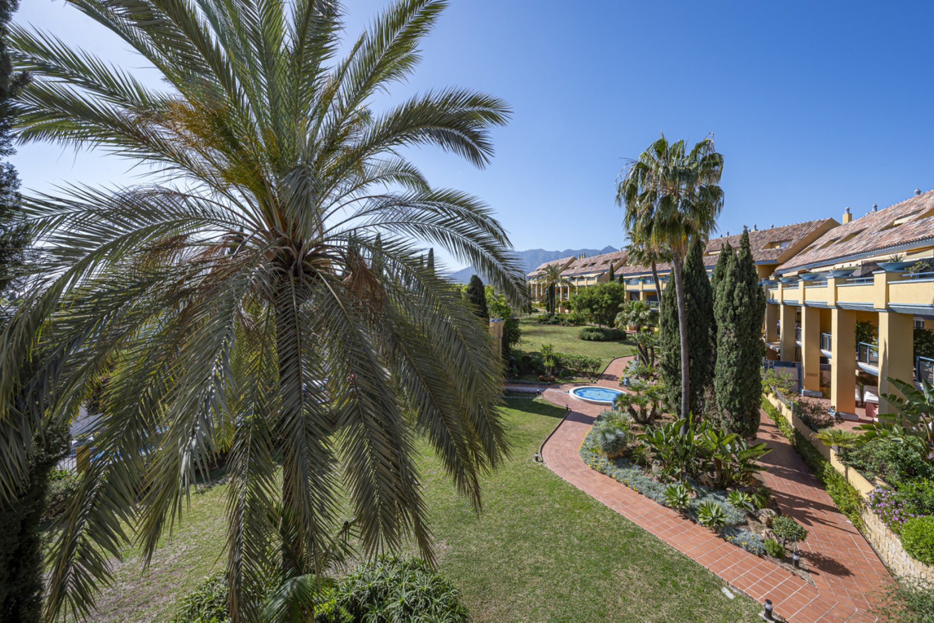 Resale - Apartment - Middle Floor Apartment - Marbella - Bahía de Marbella