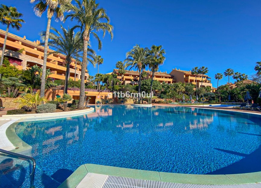 Resale - Apartment - Middle Floor Apartment - Marbella - Bahía de Marbella