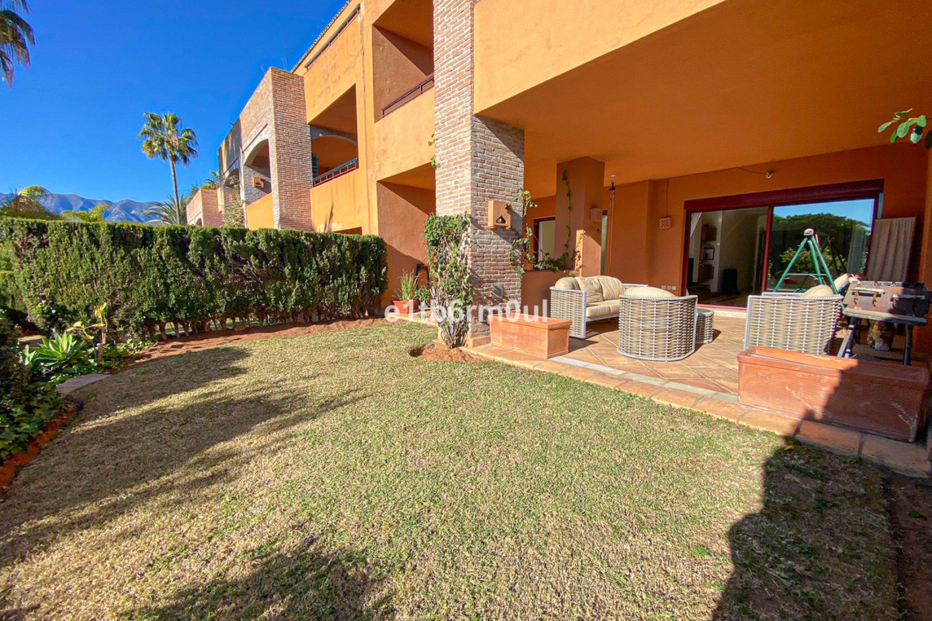 Resale - Apartment - Middle Floor Apartment - Marbella - Bahía de Marbella