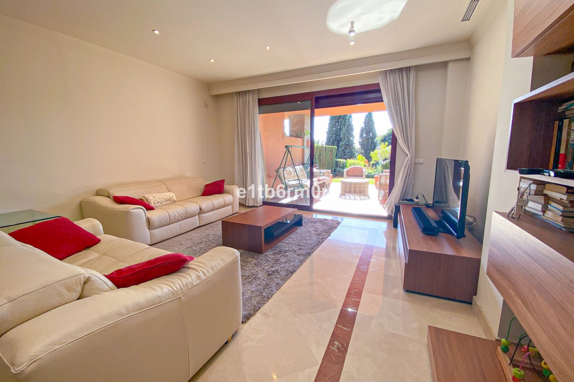 Resale - Apartment - Middle Floor Apartment - Marbella - Bahía de Marbella