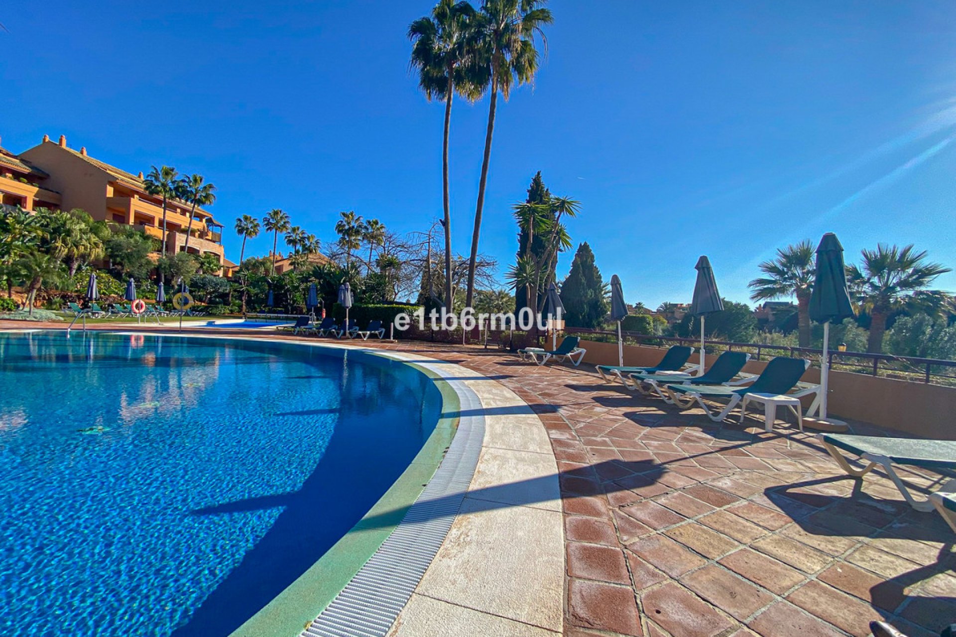 Resale - Apartment - Middle Floor Apartment - Marbella - Bahía de Marbella