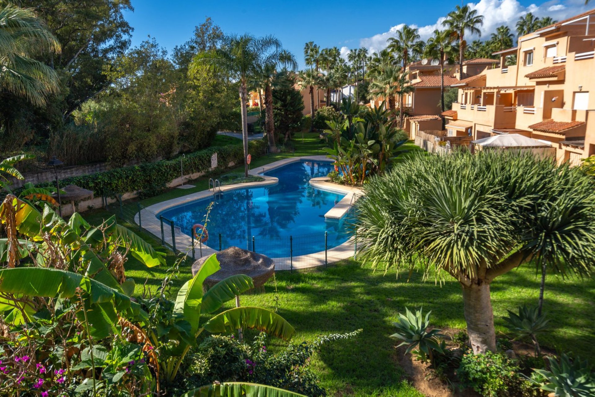 Resale - Apartment - Middle Floor Apartment - Marbella - Cabopino