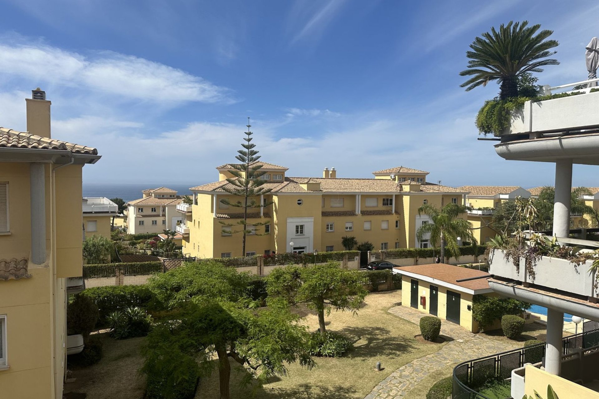 Resale - Apartment - Middle Floor Apartment - Marbella - Cabopino