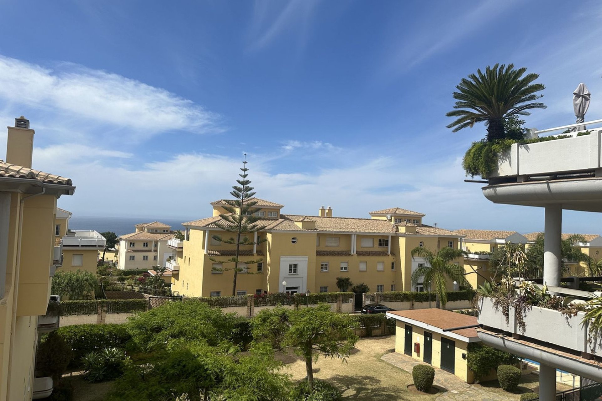 Resale - Apartment - Middle Floor Apartment - Marbella - Cabopino