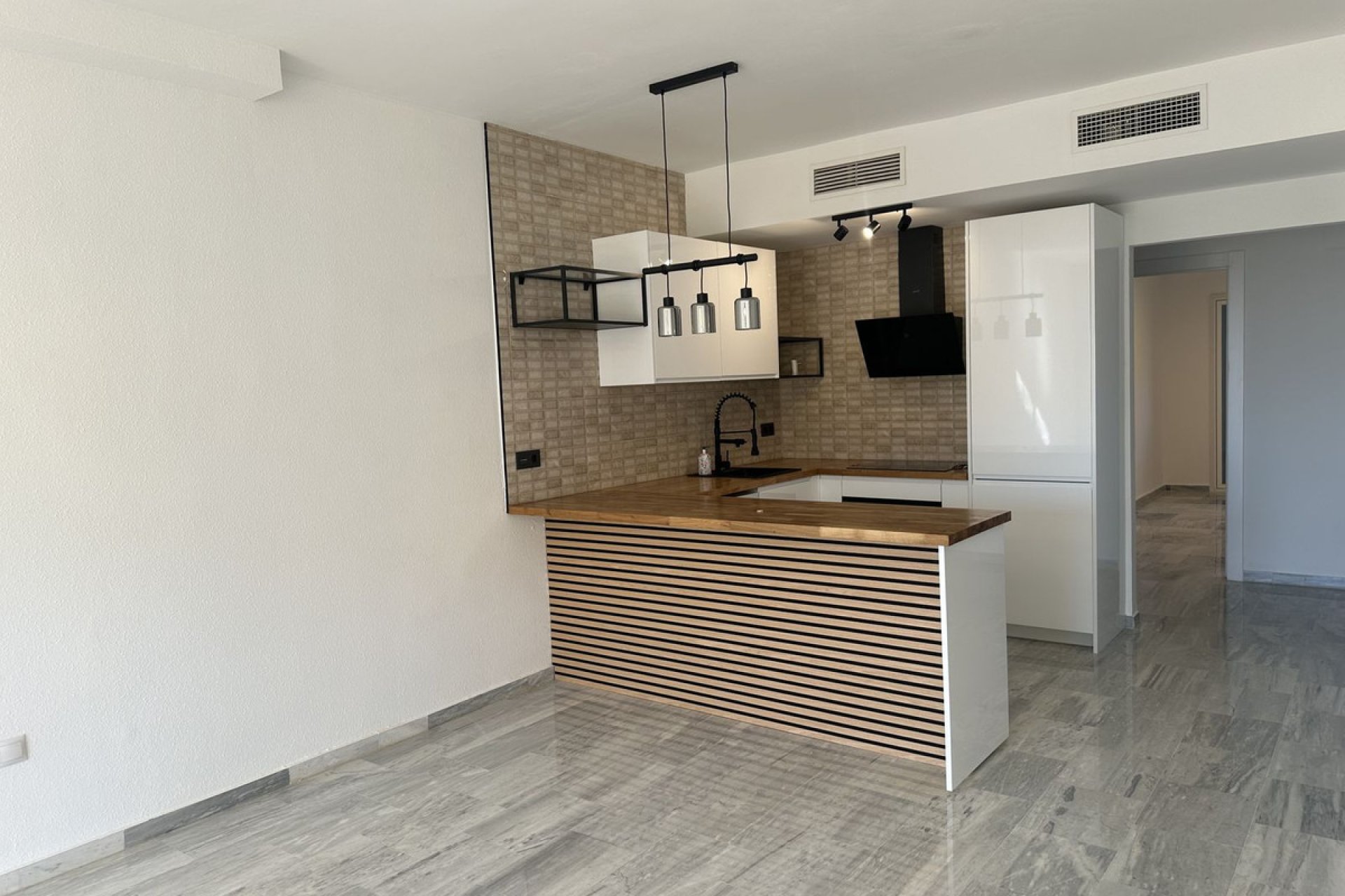 Resale - Apartment - Middle Floor Apartment - Marbella - Cabopino