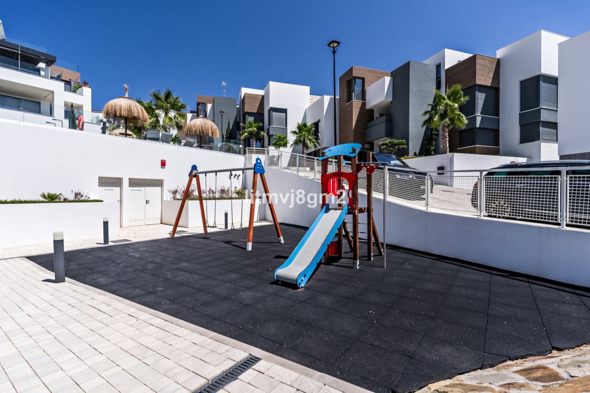 Resale - Apartment - Middle Floor Apartment - Marbella - Cabopino