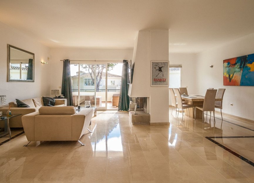 Resale - Apartment - Middle Floor Apartment - Marbella - Cabopino