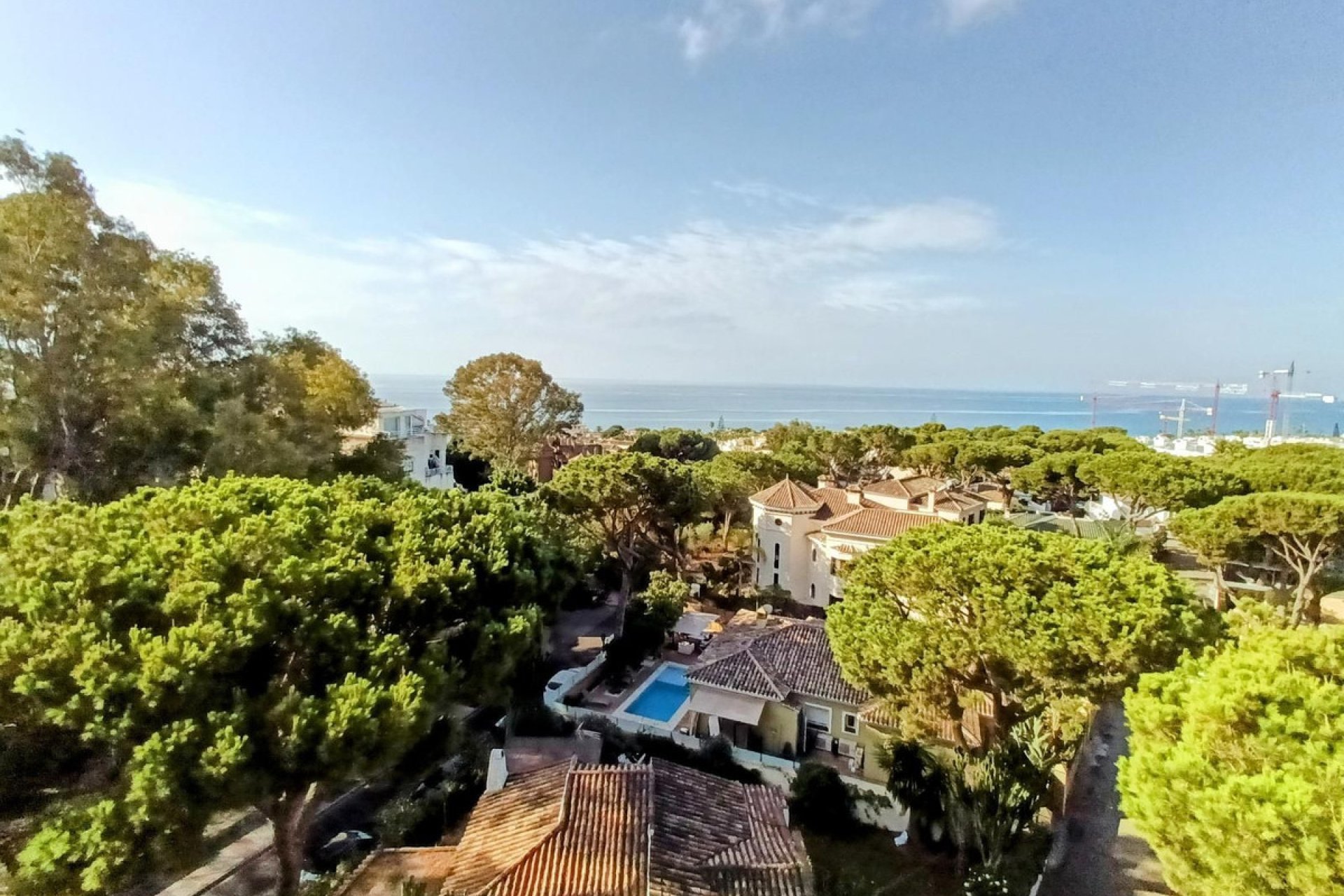 Resale - Apartment - Middle Floor Apartment - Marbella - Costabella