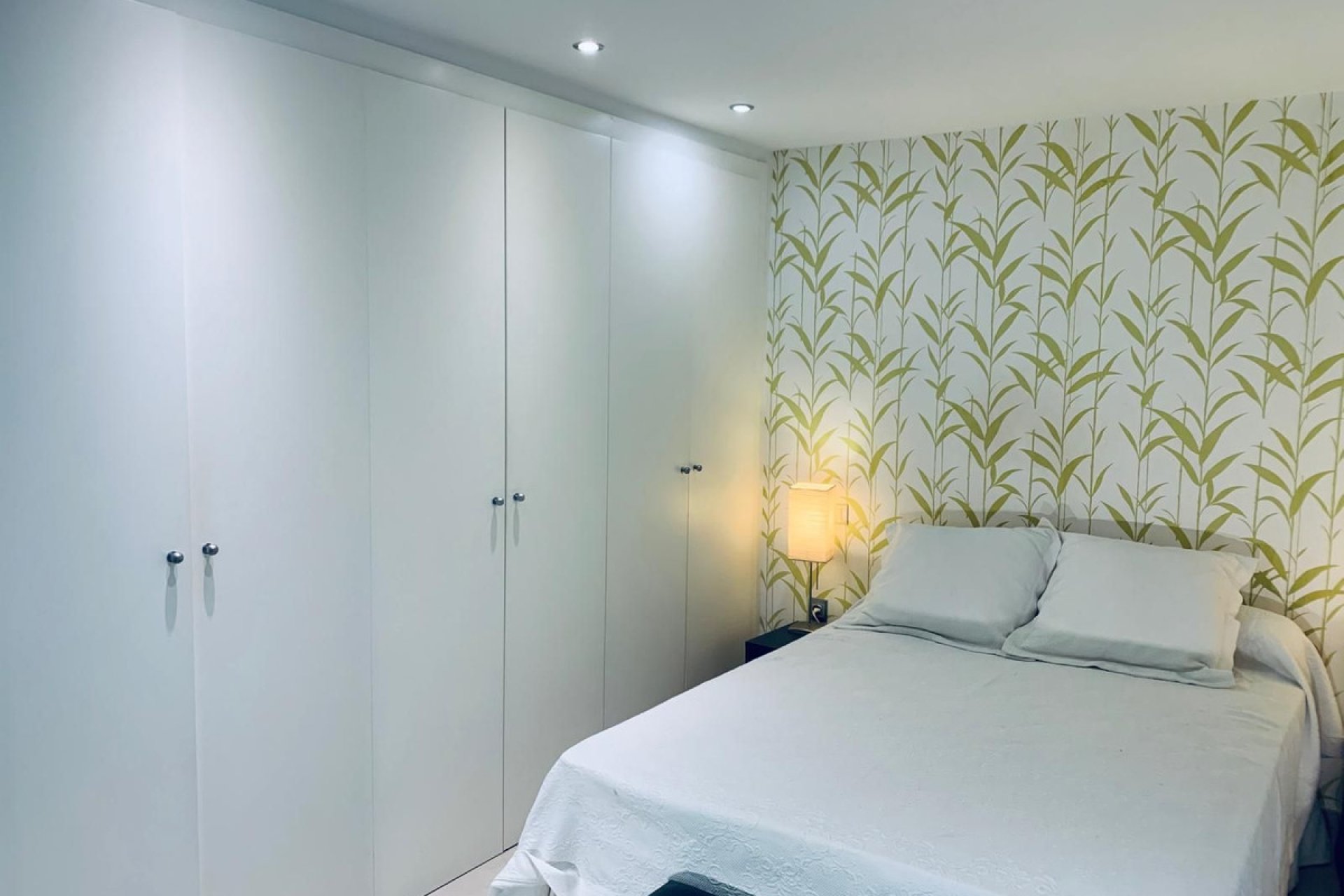 Resale - Apartment - Middle Floor Apartment - Marbella - Costabella