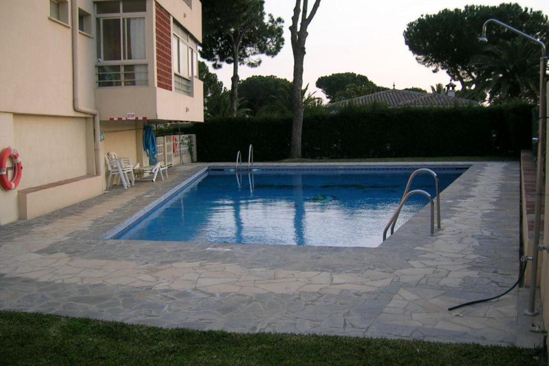 Resale - Apartment - Middle Floor Apartment - Marbella - Costabella