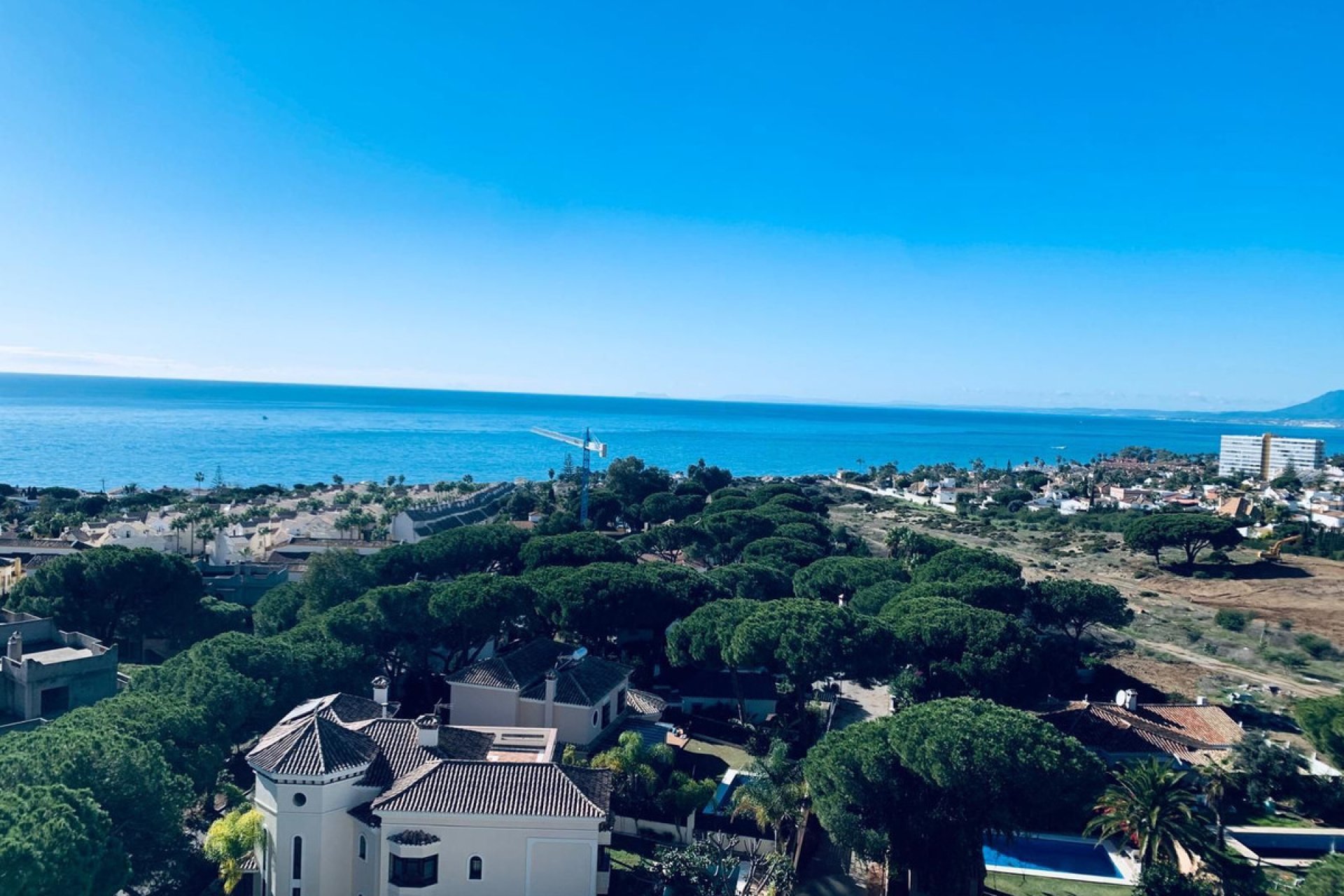Resale - Apartment - Middle Floor Apartment - Marbella - Costabella